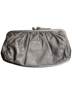 Express Metallic Silver
Genuine Leather Clutch Small
Women's Kiss Lock Purse✨